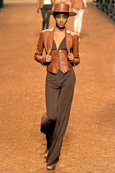 Look 25